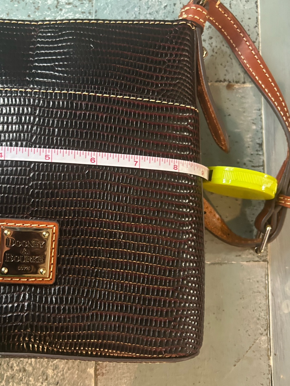 Dooney & Bourke Brown Lizard-Embossed Crossbody with Tan Trim - Picture 8 of 9